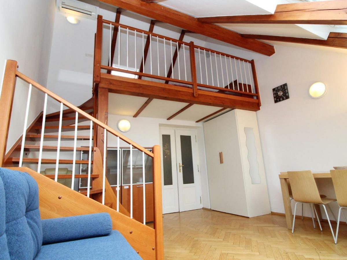 Apartment O21 By Interhome Praga Esterno foto