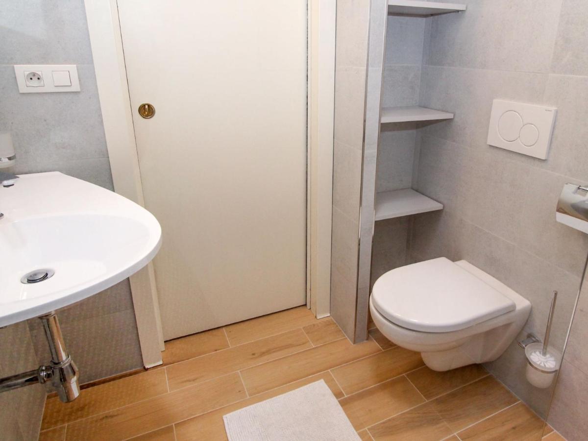 Apartment O21 By Interhome Praga Esterno foto